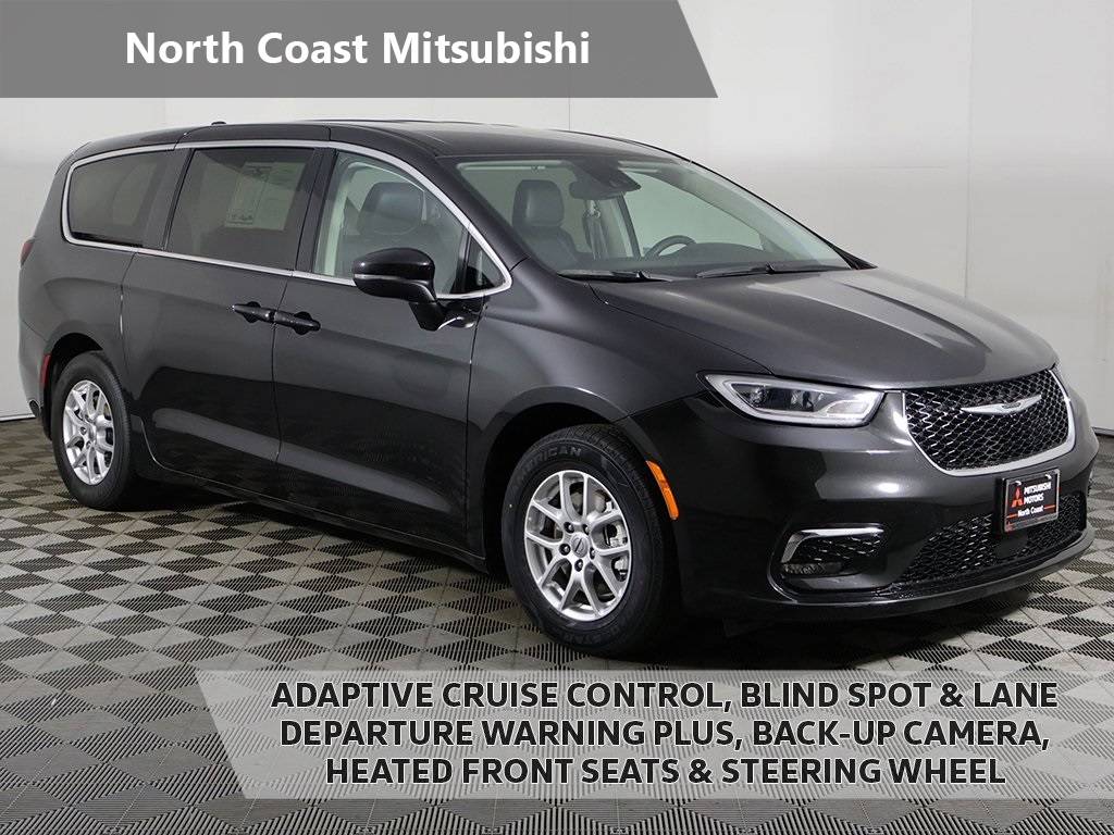 2023 Chrysler Pacifica Touring L — Minivan — 61,376 mi — Akron, OH