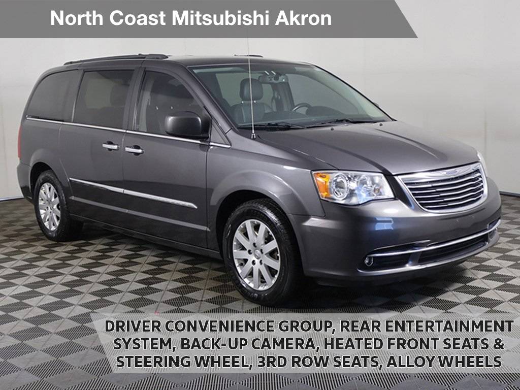 2016 Chrysler Town & Country Touring — Minivan — 162,436 mi — Akron, OH