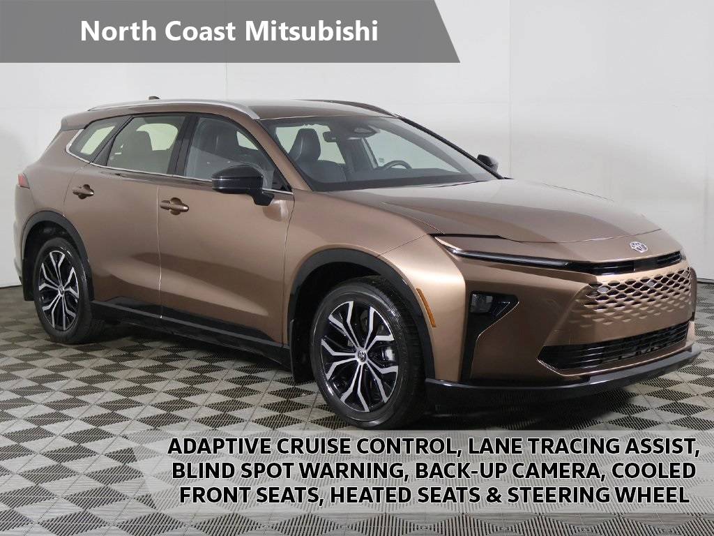 2025 Toyota Crown Signia XLE — SUV — 10,771 mi — Akron, OH