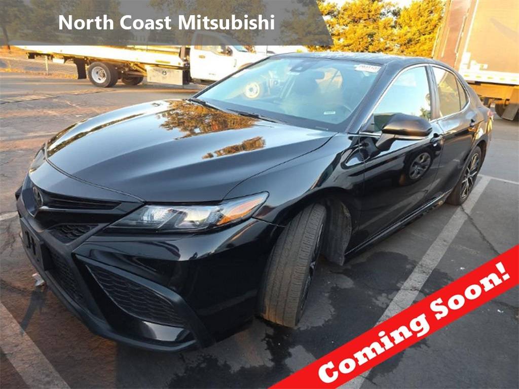 2024 Toyota Camry SE — Sedan — 33,936 mi — Akron, OH
