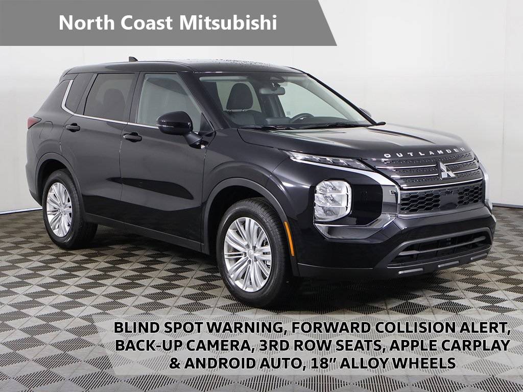2024 Mitsubishi Outlander ES — SUV — 8,320 mi — Akron, OH