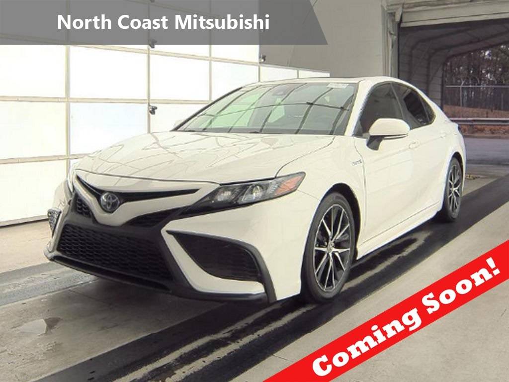 2021 Toyota Camry Hybrid SE — Sedan — 23,992 mi — Akron, OH