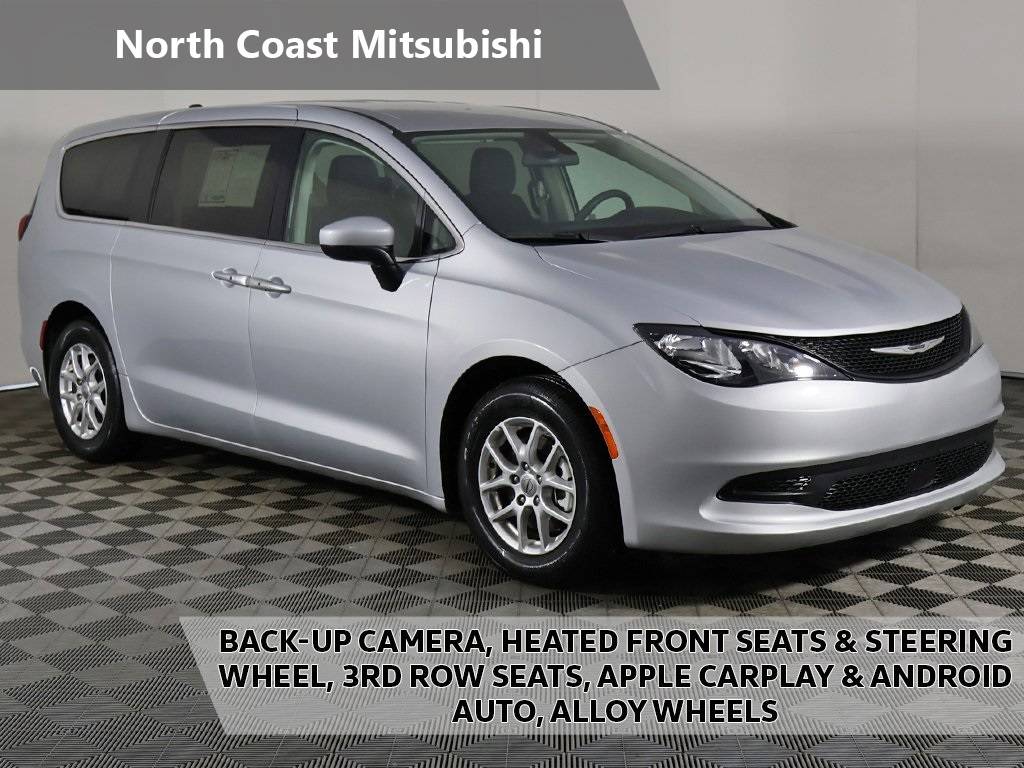 2022 Chrysler Voyager LX — Minivan — 33,840 mi — Akron, OH