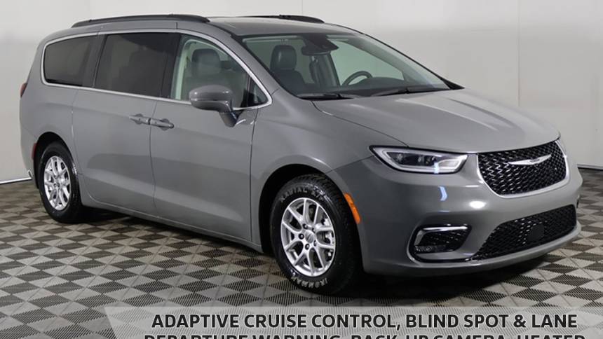 2022 Chrysler Pacifica Touring L — Minivan — 64,821 mi — Akron, OH