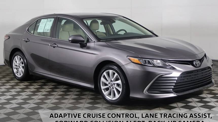 2022 Toyota Camry LE — Sedan — 25,300 mi — Akron, OH