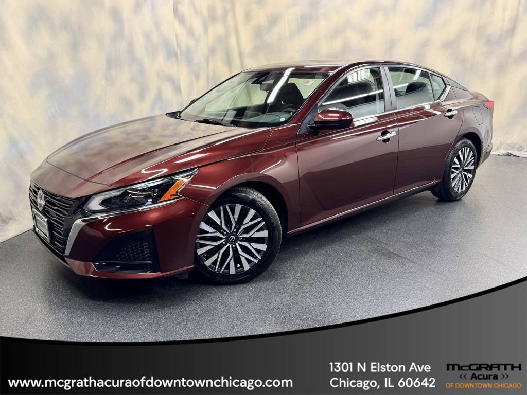 2023 Nissan Altima SV — Sedan — 33,297 mi — Chicago, IL