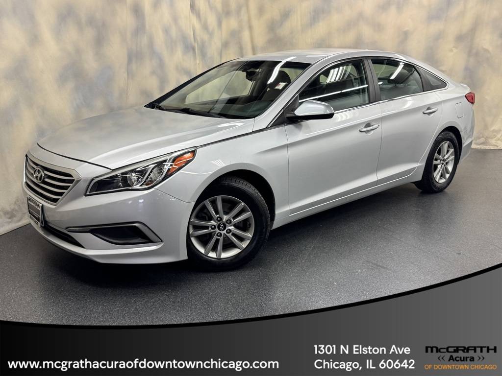 2017 Hyundai Sonata SE — Sedan — 89,008 mi — Chicago, IL