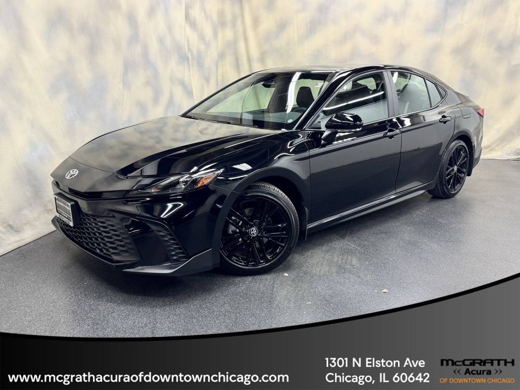 2025 Toyota Camry SE — Sedan — 6,651 mi — Chicago, IL