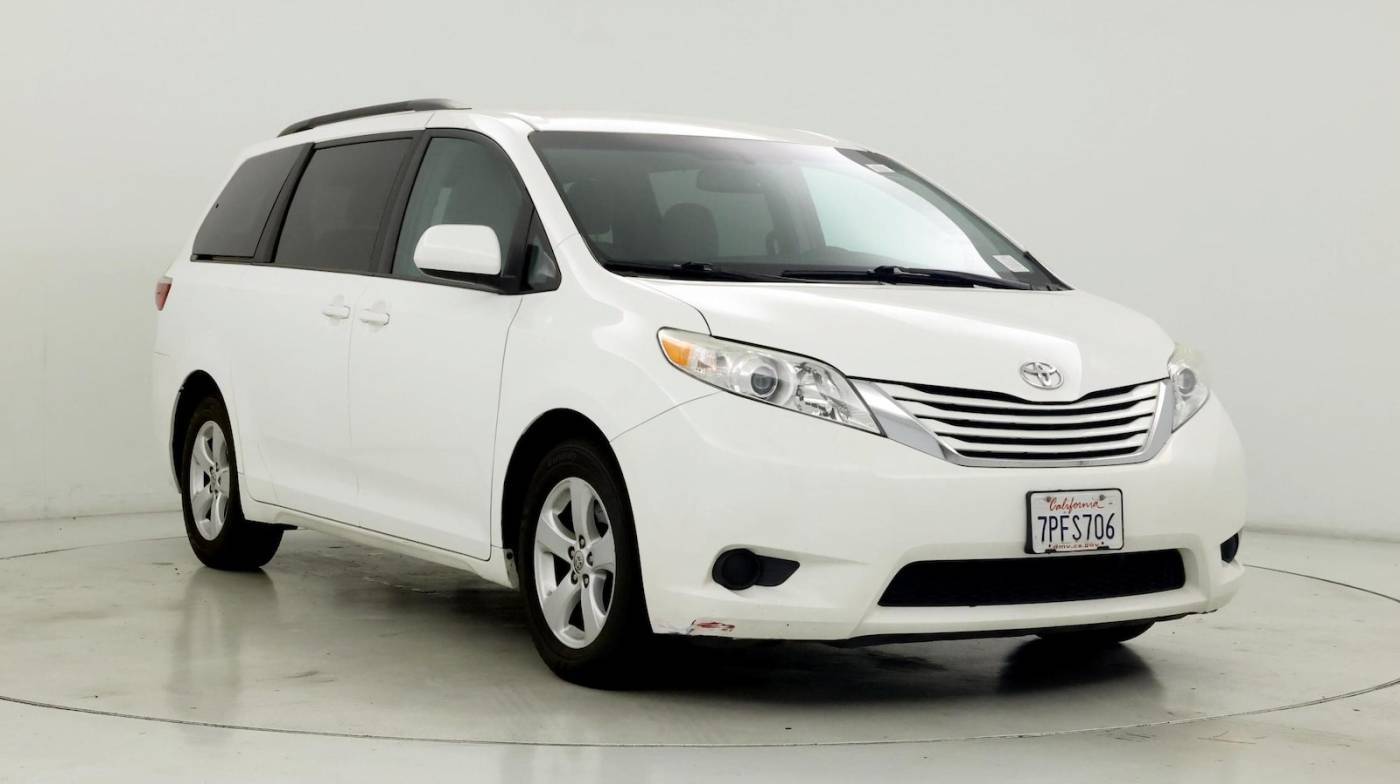 2015 Toyota Sienna LE — Minivan — 122,613 mi — Oxnard, CA