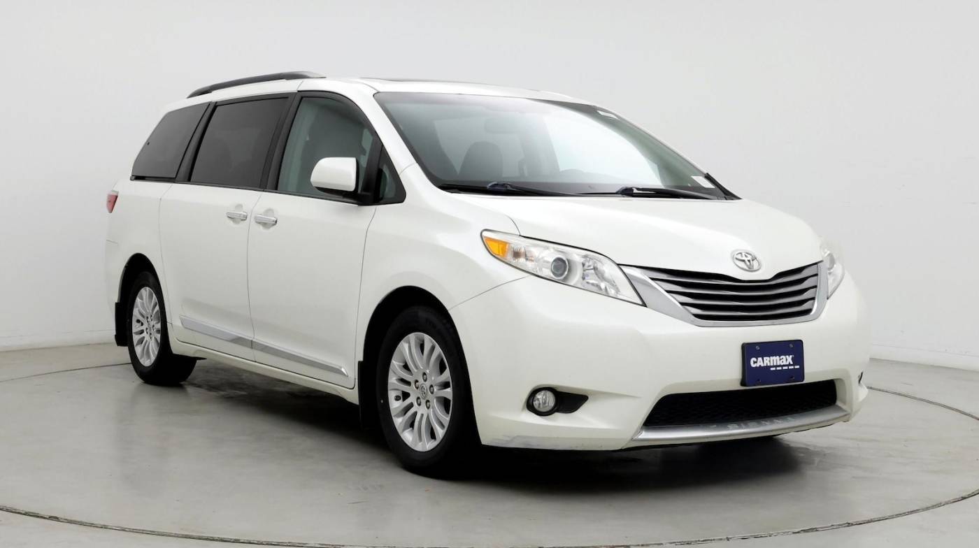 2017 Toyota Sienna XLE Premium — Minivan — 99,836 mi — Oxnard, CA