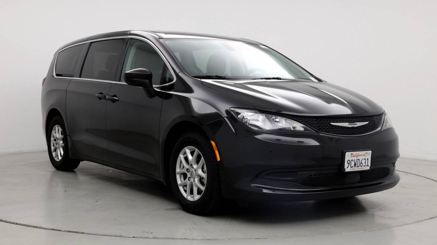 2022 Chrysler Voyager LX — Minivan — 47,385 mi — Oxnard, CA