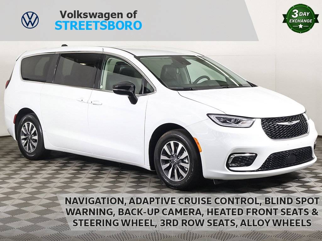 2024 Chrysler Pacifica Hybrid Select — Minivan — 15,892 mi — Streetsboro, OH