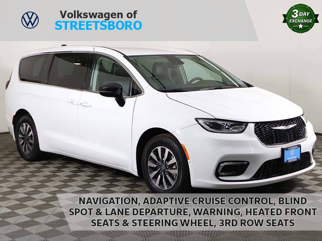 2024 Chrysler Pacifica Hybrid Select — Minivan — 30,649 mi — Streetsboro, OH
