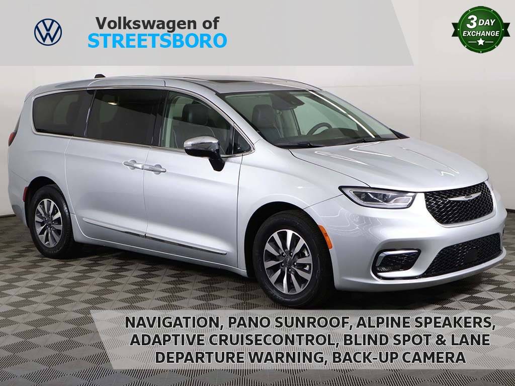 2023 Chrysler Pacifica Hybrid Limited — Minivan — 34,903 mi — Streetsboro, OH