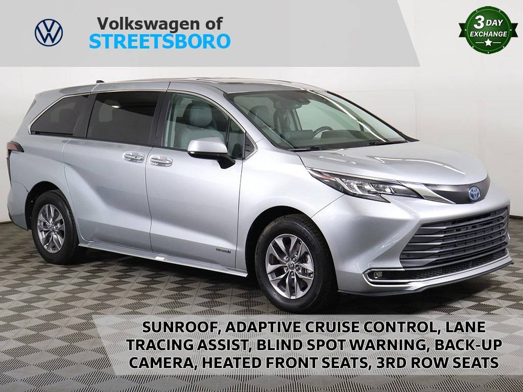2021 Toyota Sienna XLE — Minivan — 60,504 mi — Streetsboro, OH