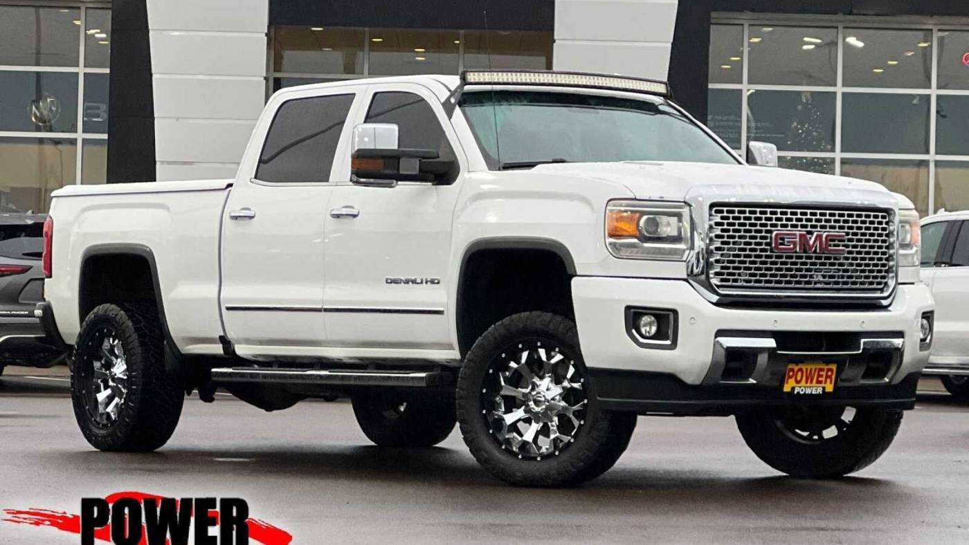 2015 GMC Sierra 2500HD Denali — Pickup Truck — 215,609 mi — Salem, OR