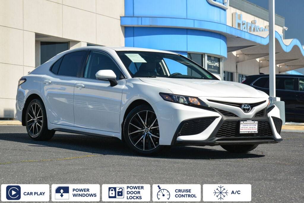 2024 Toyota Camry SE — Sedan — 43,986 mi — Harrisonburg, VA