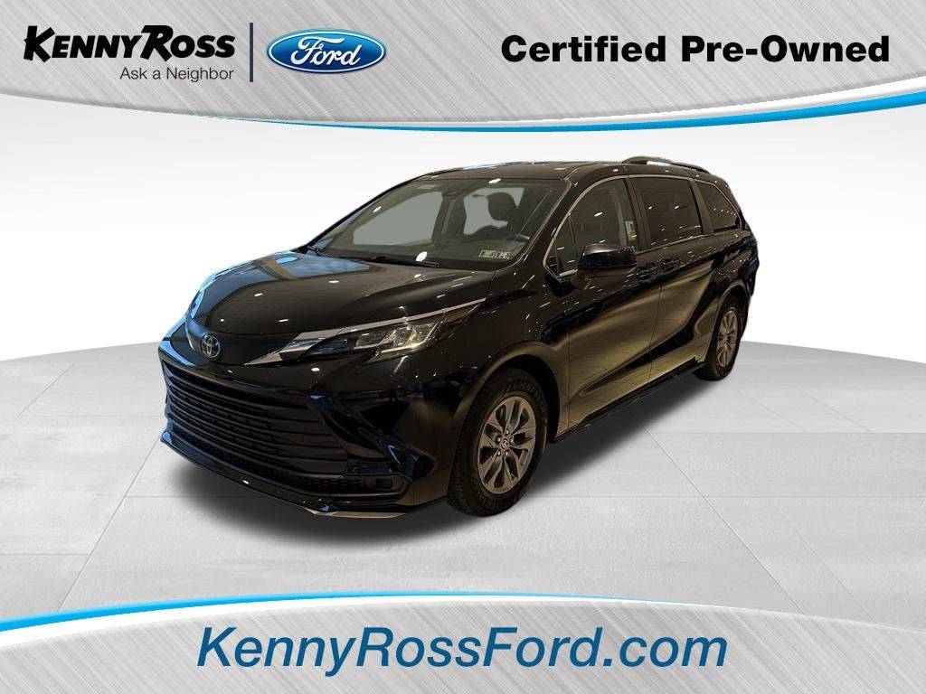 2022 Toyota Sienna LE — Minivan — 66,729 mi — Adamsburg, PA