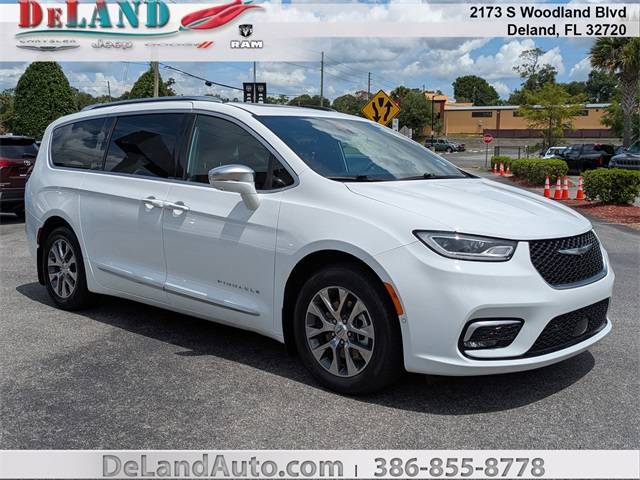 2024 Chrysler Pacifica Hybrid Pinnacle — Minivan — 21,456 mi — Deland, FL