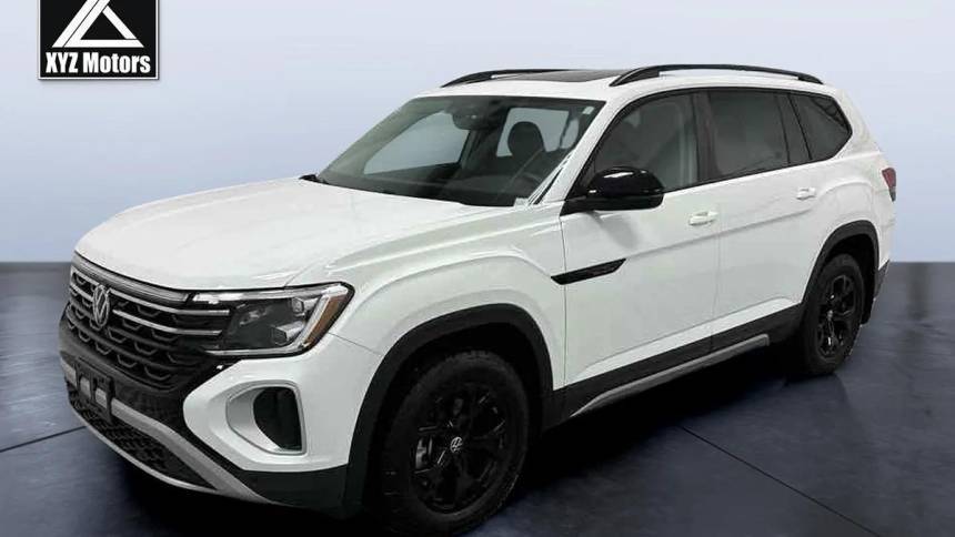2024 Volkswagen Atlas Peak Edition SE with Technology — SUV — 2,556 mi — Grand Rapids, MI