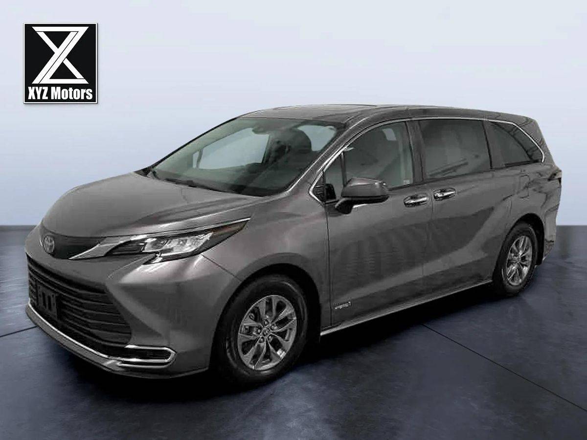 2021 Toyota Sienna XLE — Minivan — 37,491 mi — Grand Rapids, MI