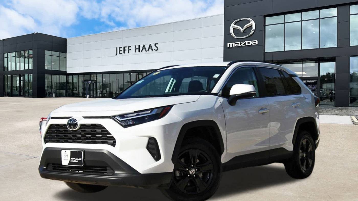 2024 Toyota RAV4 XLE — SUV — 28,555 mi — Houston, TX