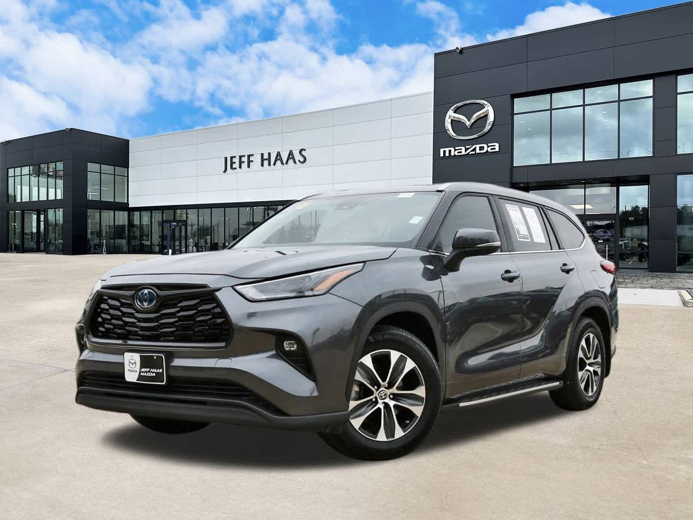 2023 Toyota Highlander Hybrid XLE — SUV — 63,874 mi — Houston, TX