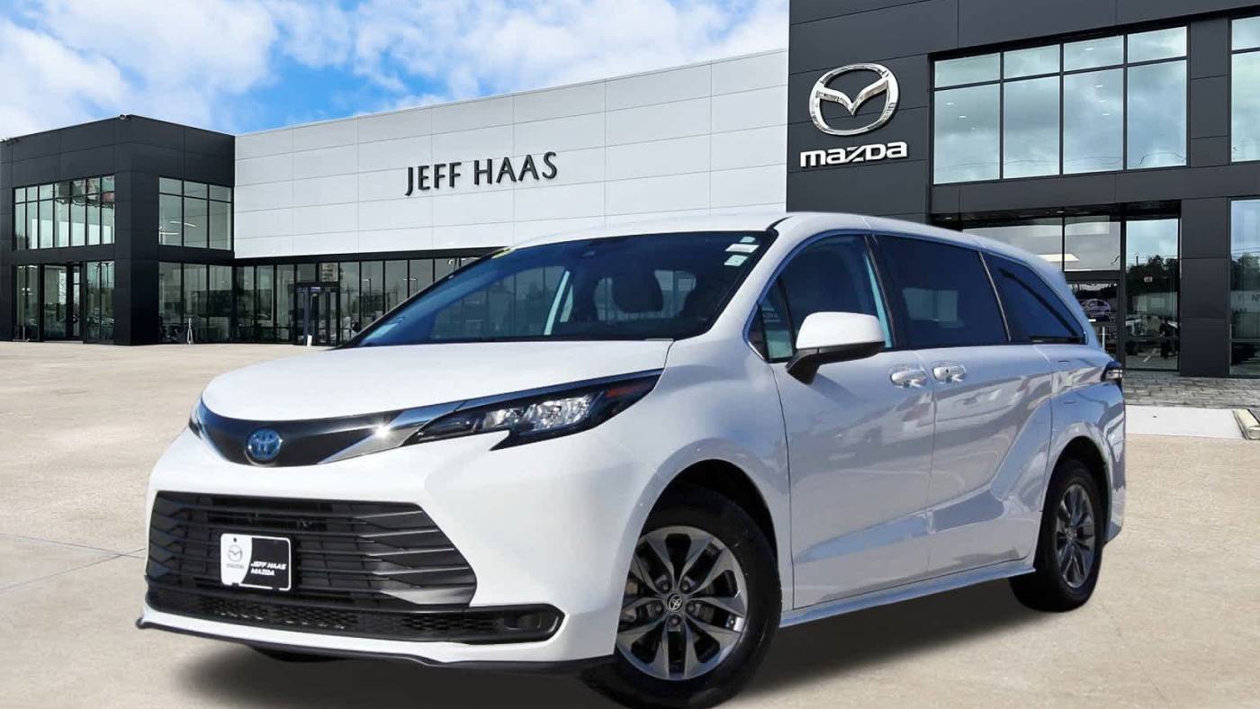 2023 Toyota Sienna LE — Minivan — 43,656 mi — Houston, TX