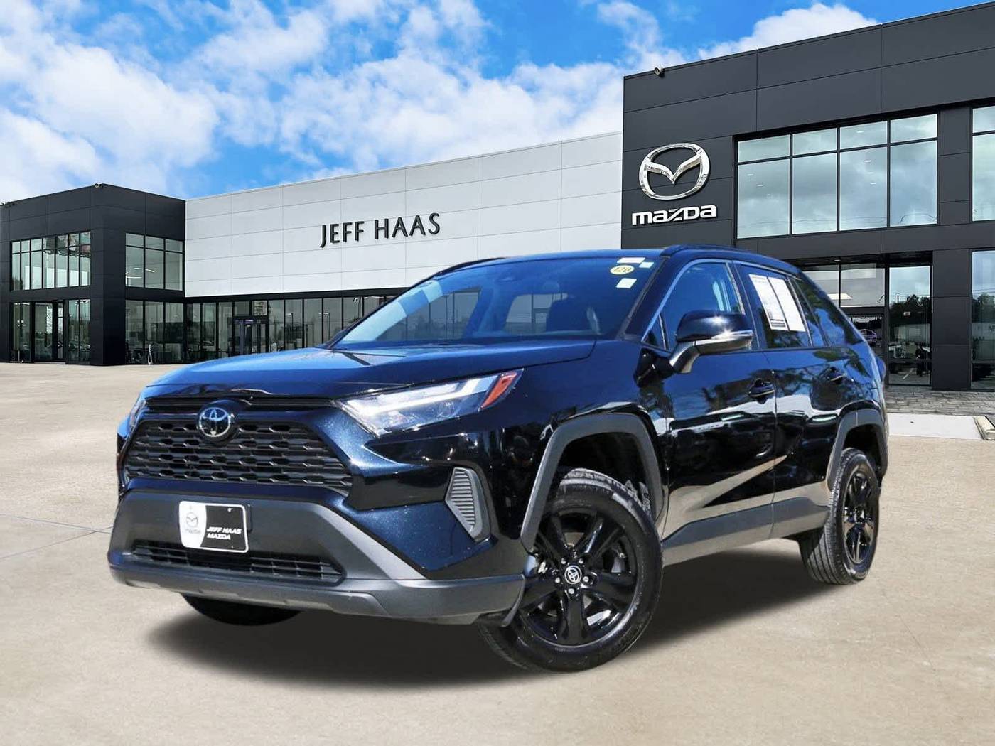 2024 Toyota RAV4 XLE — SUV — 19,255 mi — Houston, TX