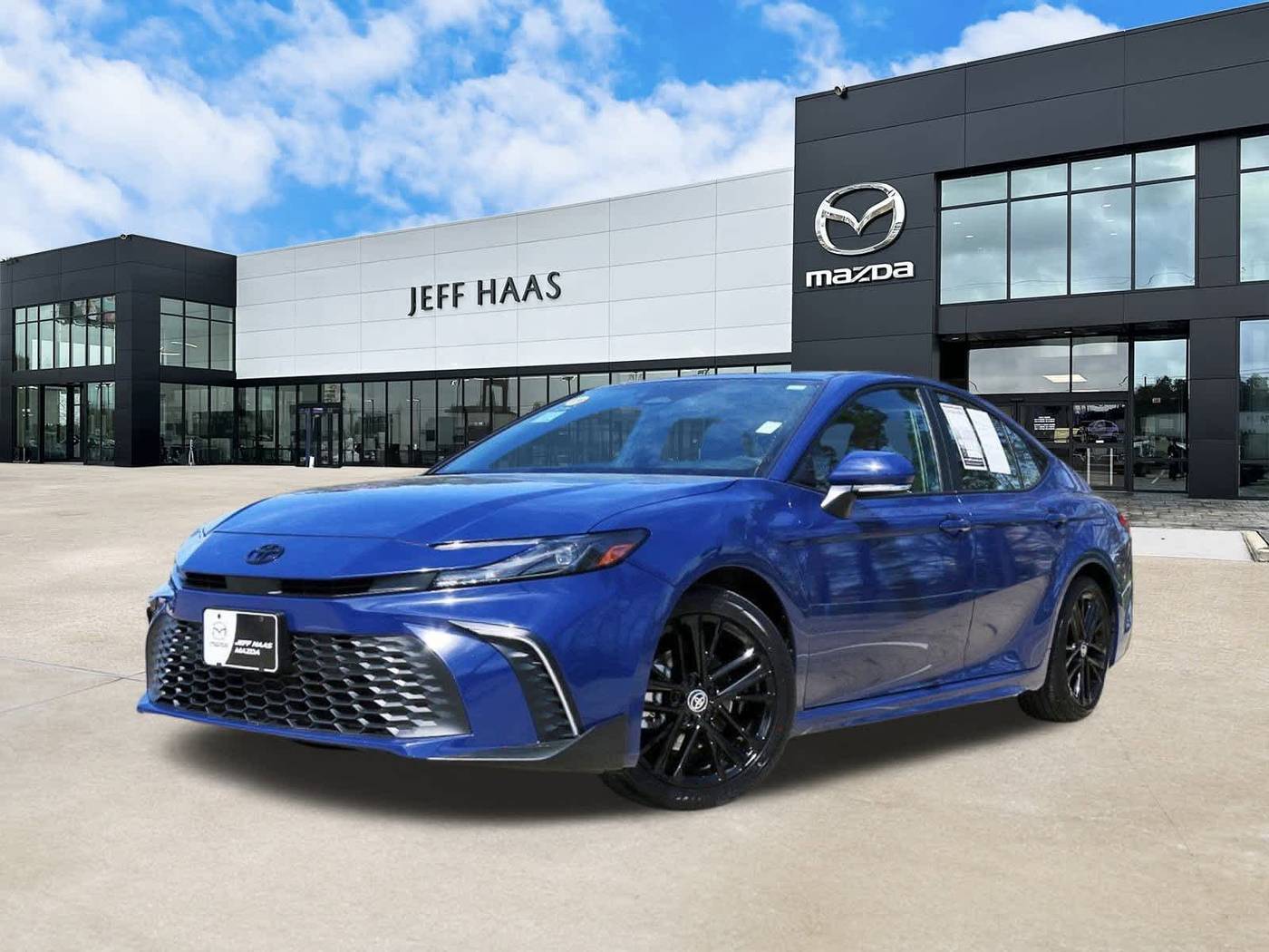 2025 Toyota Camry SE — Sedan — 17,383 mi — Houston, TX