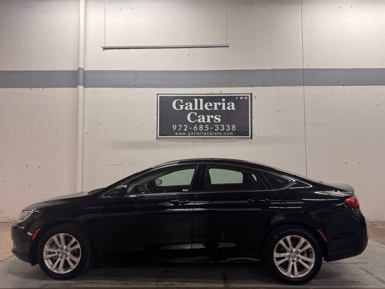 2017 Chrysler 200 Touring — Sedan — 117,133 mi — Dallas, TX