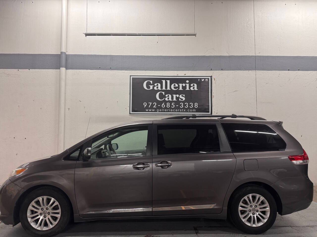 2013 Toyota Sienna Limited — Minivan — 153,048 mi — Dallas, TX