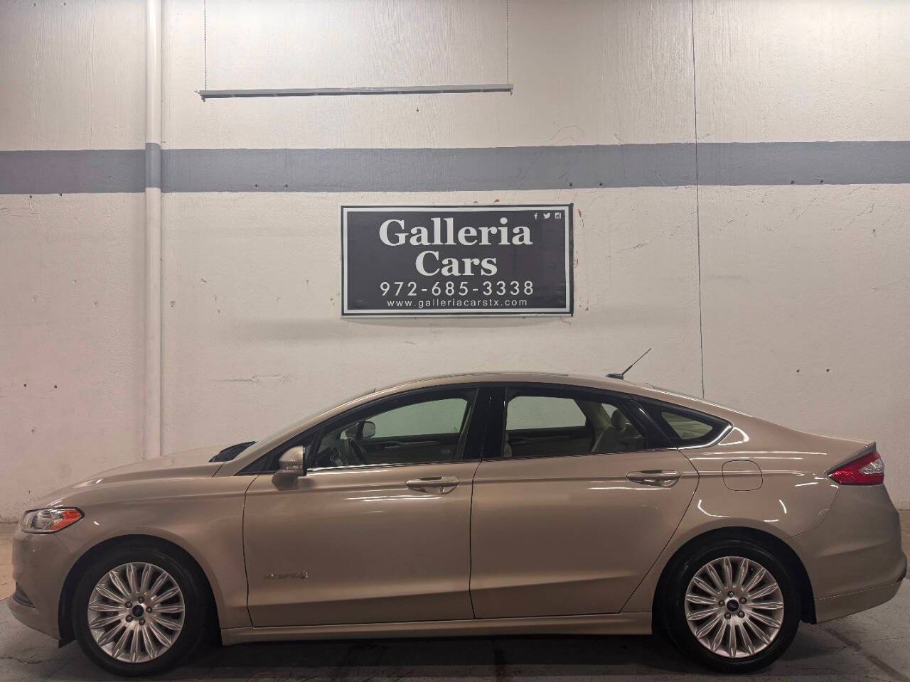 2016 Ford Fusion Hybrid SE — Sedan — 70,197 mi — Dallas, TX
