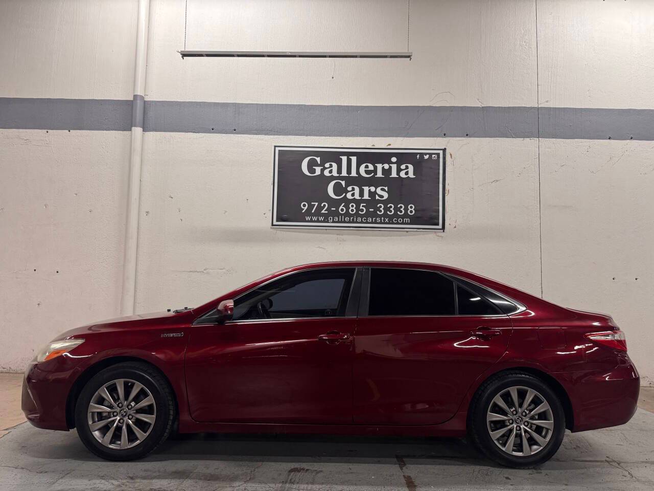 2016 Toyota Camry Hybrid XLE — Sedan — 143,135 mi — Dallas, TX