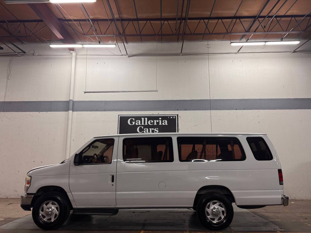 2013 Ford Econoline Wagon E-350 Super Duty XLT — Passenger Van — 103,073 mi — Dallas, TX