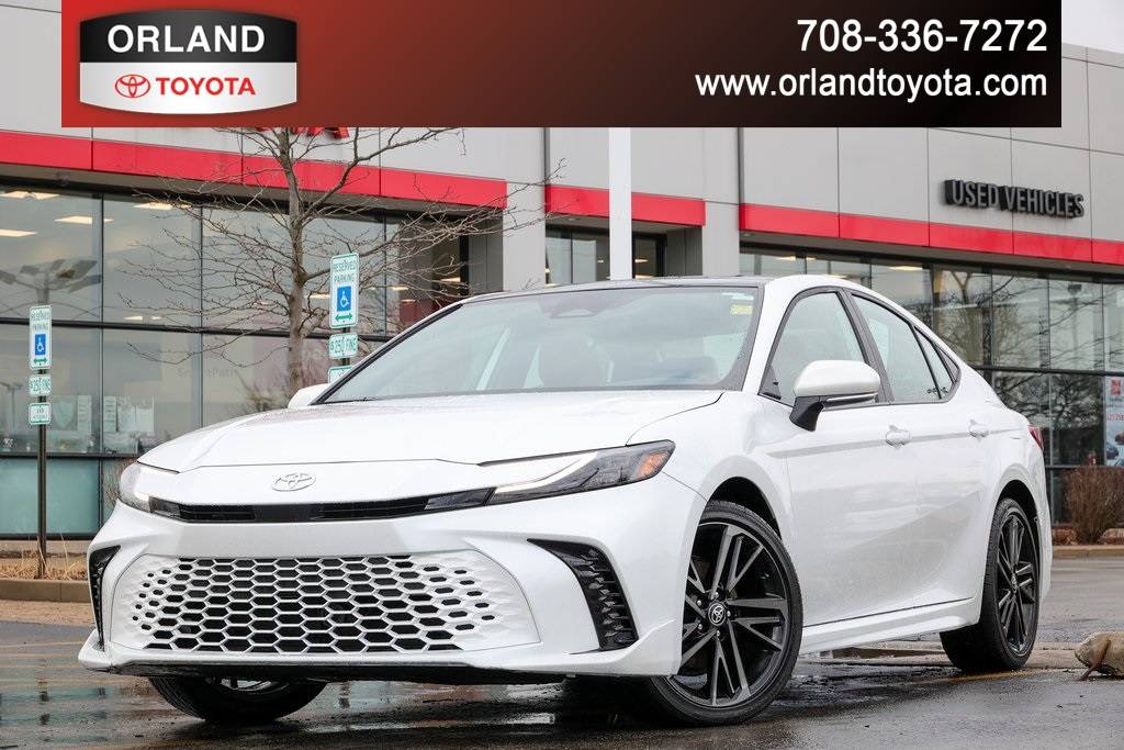 2025 Toyota Camry LE — Sedan — 11,213 mi — Tinley Park, IL