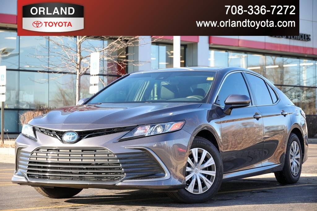 2023 Toyota Camry Hybrid LE — Sedan — 16,586 mi — Tinley Park, IL
