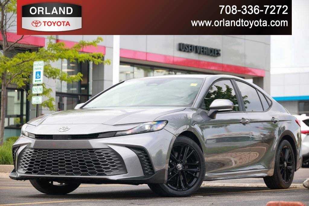 2025 Toyota Camry SE — Sedan — 2,101 mi — Tinley Park, IL