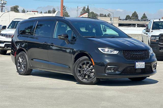 2021 Chrysler Pacifica Touring L — Minivan — 37,892 mi — Burlingame, CA