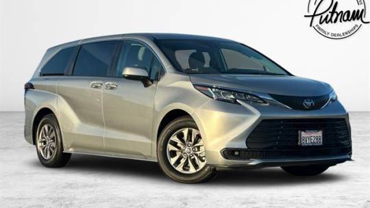 2021 Toyota Sienna LE — Minivan — 66,039 mi — Burlingame, CA