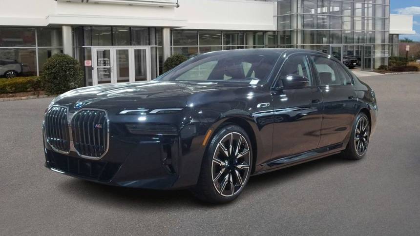 2024 BMW i7 M70 — Sedan — 422 mi — Ramsey, NJ