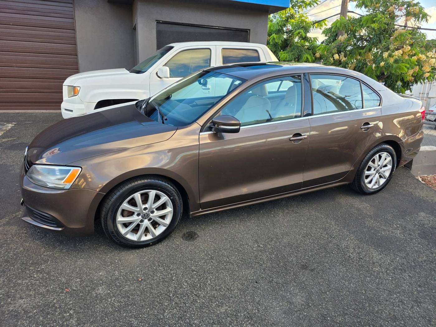 2014 Volkswagen Jetta 1.8T SE — Sedan — 104,500 mi — Waipahu, HI