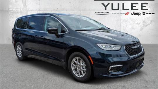 2024 Chrysler Pacifica Touring L — Minivan — 5,439 mi — Yulee, FL