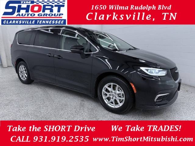 2023 Chrysler Pacifica Touring L — Minivan — 65,999 mi — Clarksville, TN