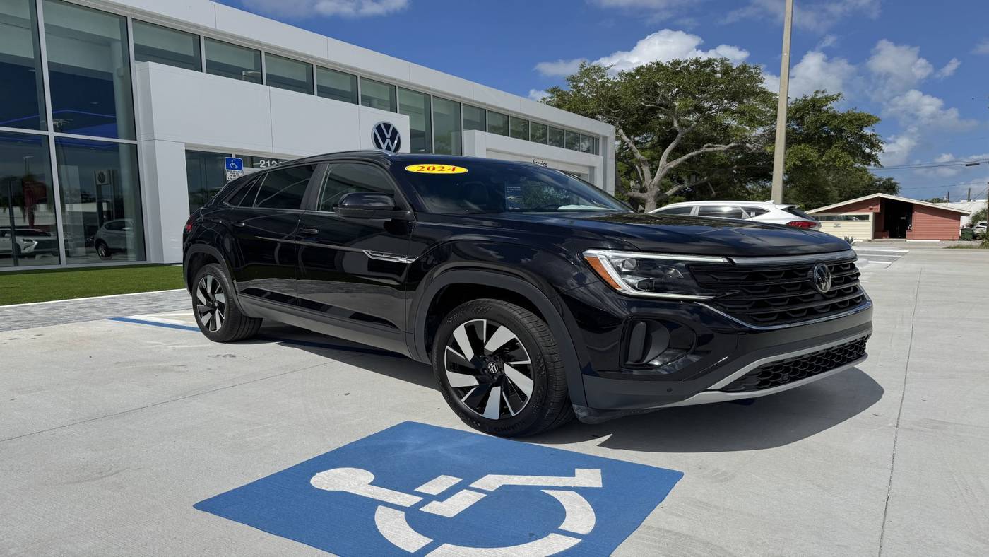 2024 Volkswagen Atlas Cross Sport SE with Technology — SUV — 24,467 mi — Sarasota, FL