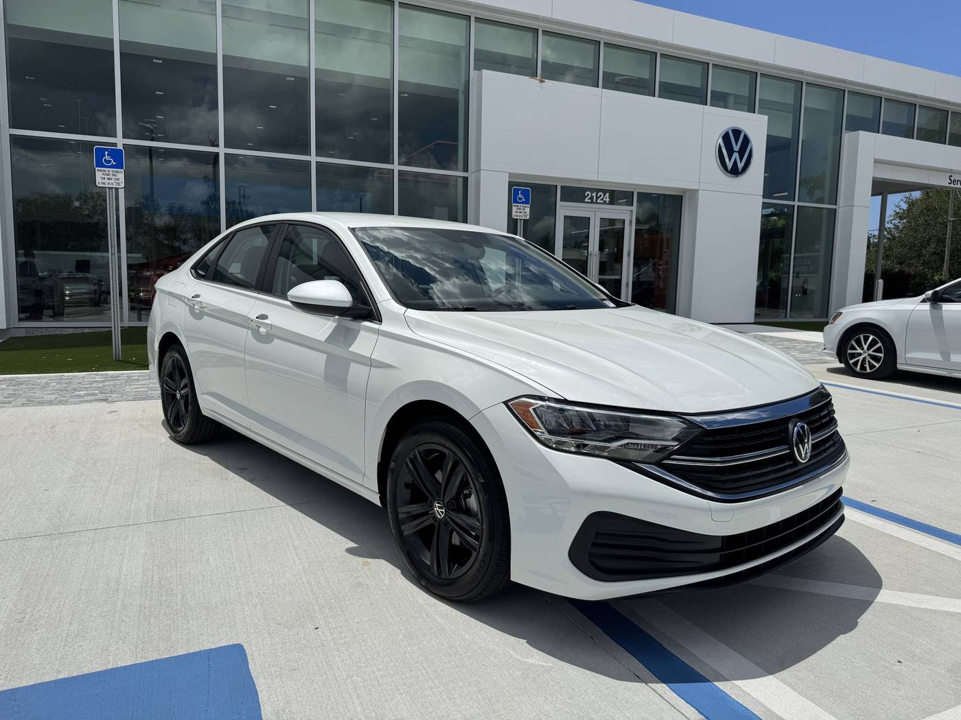 2024 Volkswagen Jetta SE — Sedan — 5,983 mi — Sarasota, FL