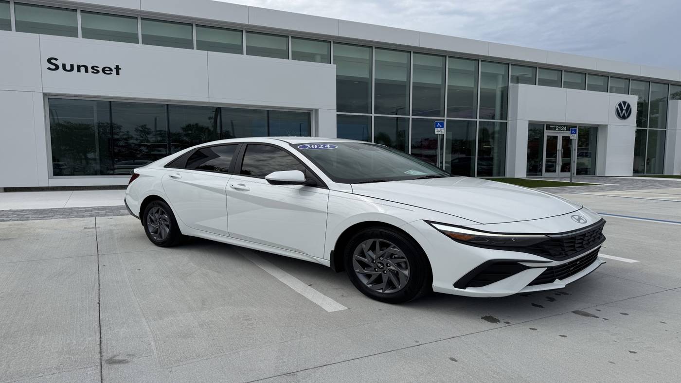 2024 Hyundai Elantra SEL — Sedan — 13,540 mi — Sarasota, FL