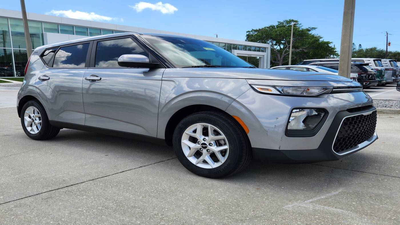 2022 Kia Soul LX — Hatchback — 30,910 mi — Sarasota, FL