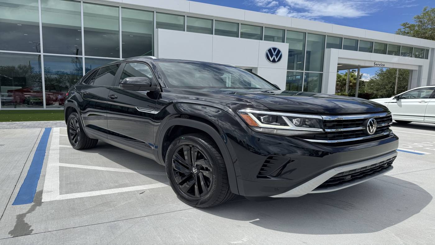 2023 Volkswagen Atlas Cross Sport SE with Technology — SUV — 22,925 mi — Sarasota, FL
