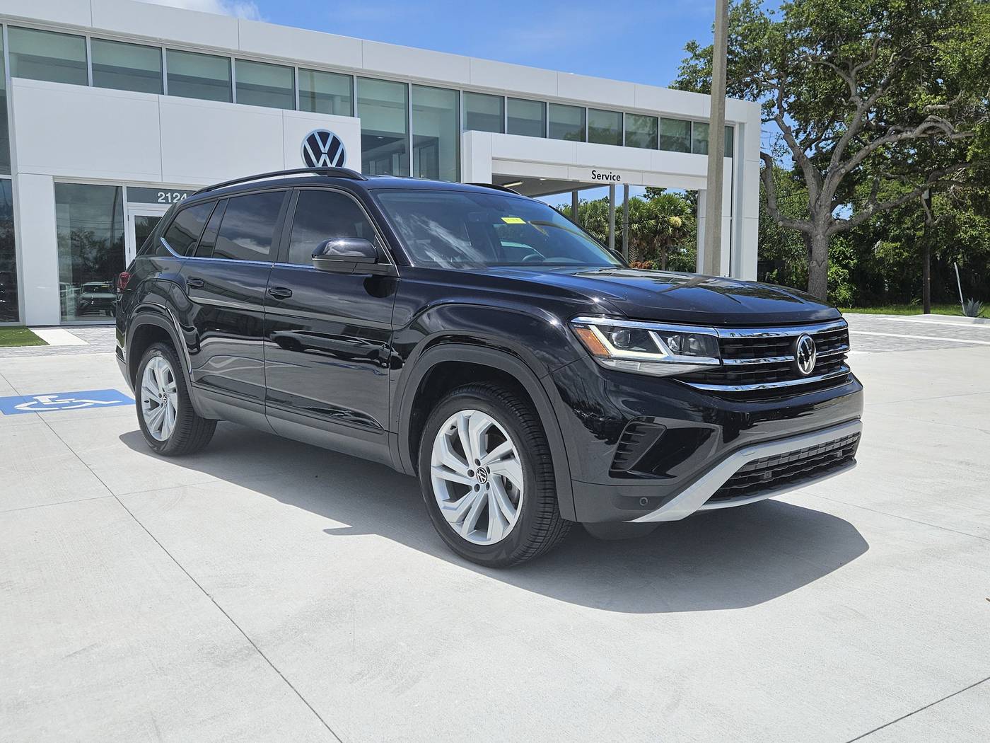 2022 Volkswagen Atlas SE with Technology — SUV — 28,324 mi — Sarasota, FL